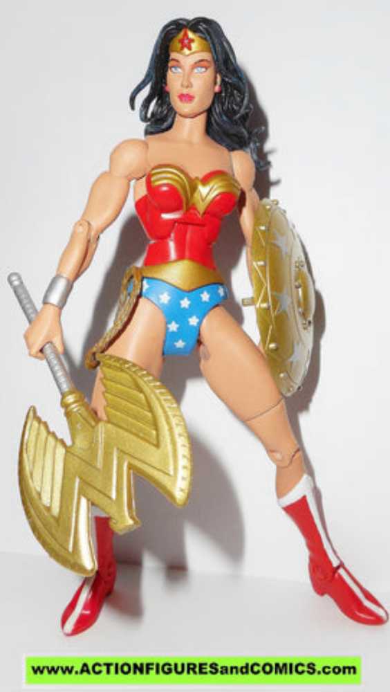 Wonder Woman [DC Universe Classics] - Mattel (DC Universe Classics) action figure collectible [Barcode 027084596243] - Main Image 3