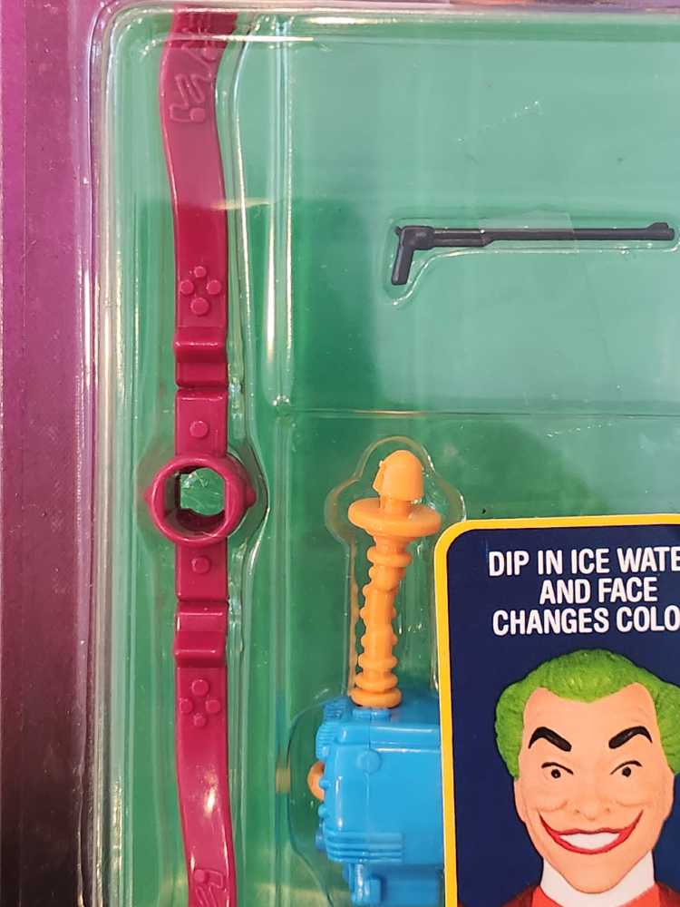 Joker (Sky Escape) - Kenner (Batman: The Dark Knight Collection) action figure collectible [Barcode 076281631400] - Main Image 4