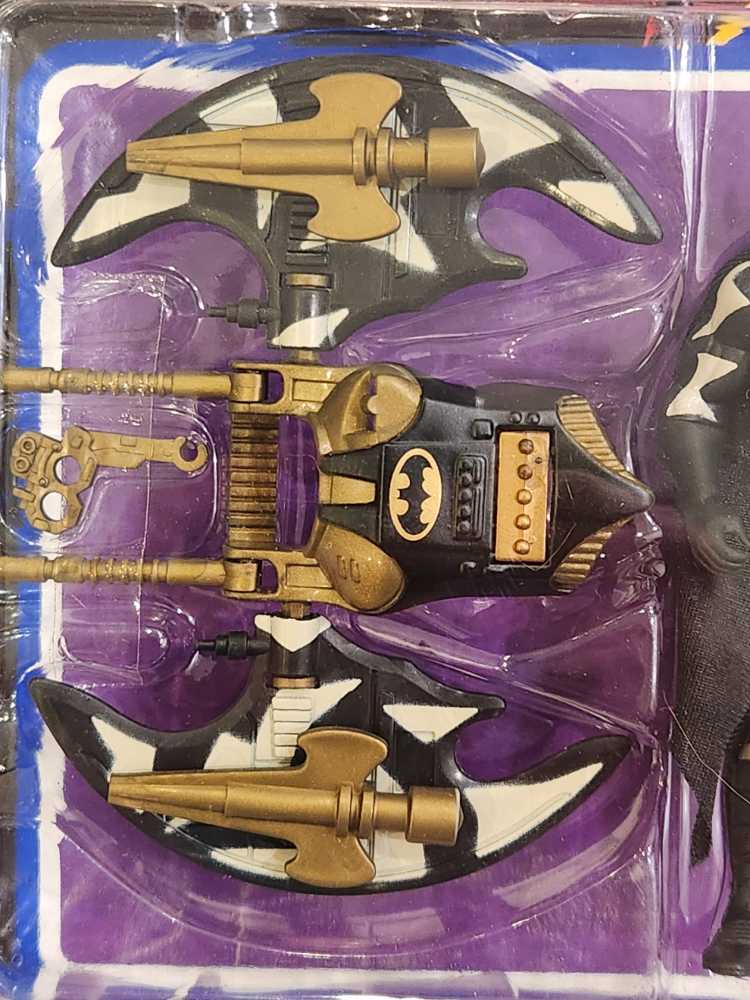 Batman (Air Attack) - Kenner (Batman: Batman Returns) action figure collectible [Barcode 076281636108] - Main Image 4