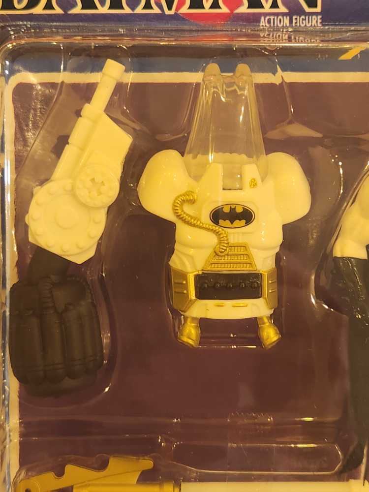 Batman (Arctic) - Kenner (Batman: Batman Returns) action figure collectible [Barcode 076281636207] - Main Image 4