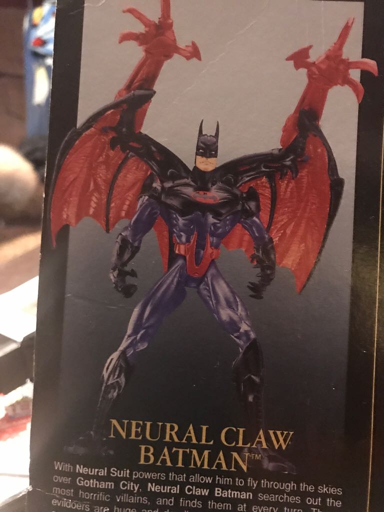 Batman [Neural Claw] - Kenner (Legends Of The Dark Knight) action figure collectible [Barcode 076281638140] - Main Image 2