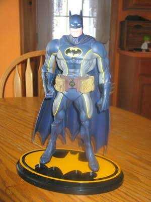 Dc Universe Classics Giants Of Justice Batman 12” Figure - Mattel action figure collectible [Barcode 027084608922] - Main Image 2