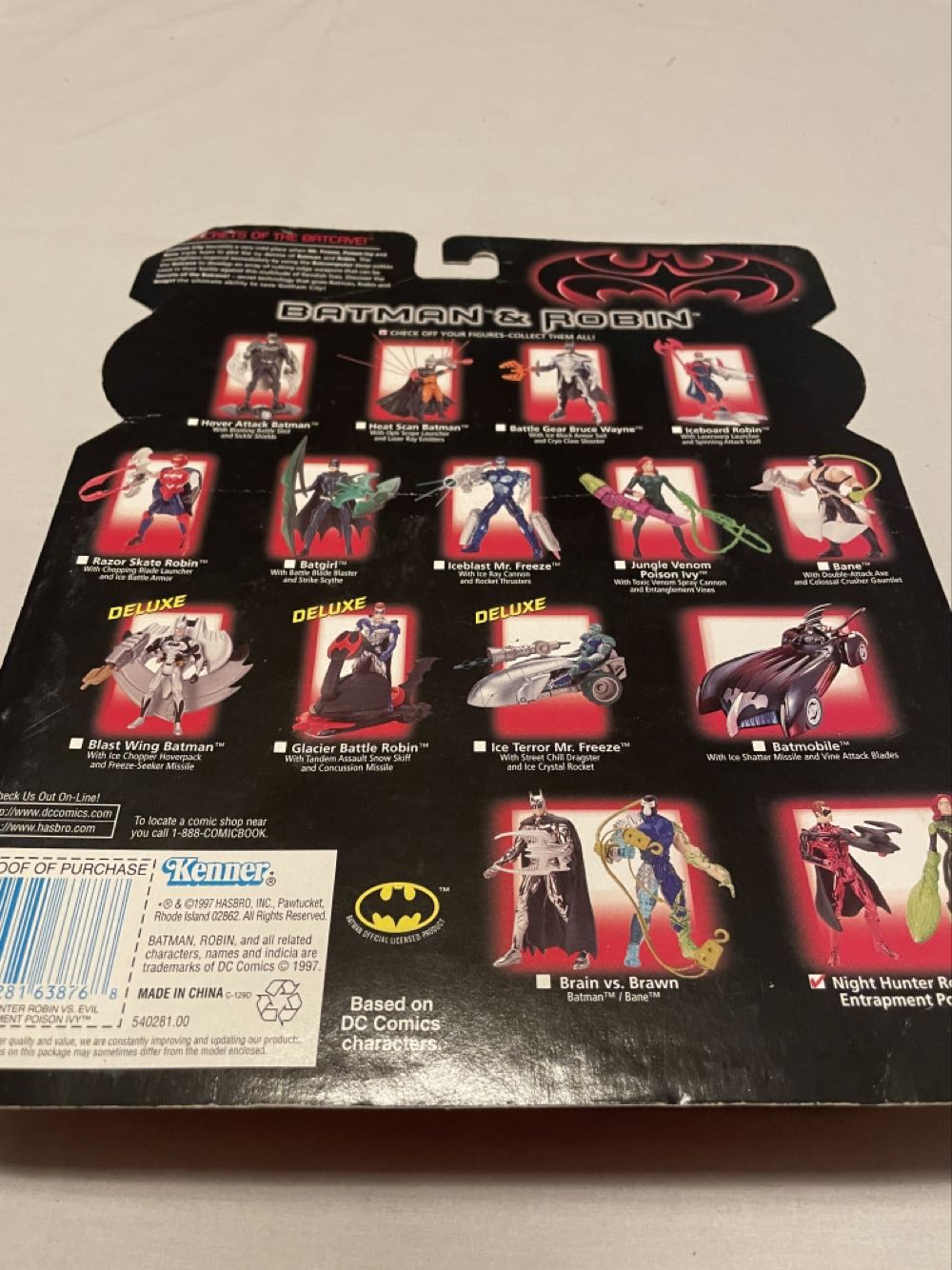 Robin (Night Hunter) vs. Poison Ivy (Evil Entrapment) - Kenner (Batman: Batman & Robin) action figure collectible [Barcode 076281638768] - Main Image 4