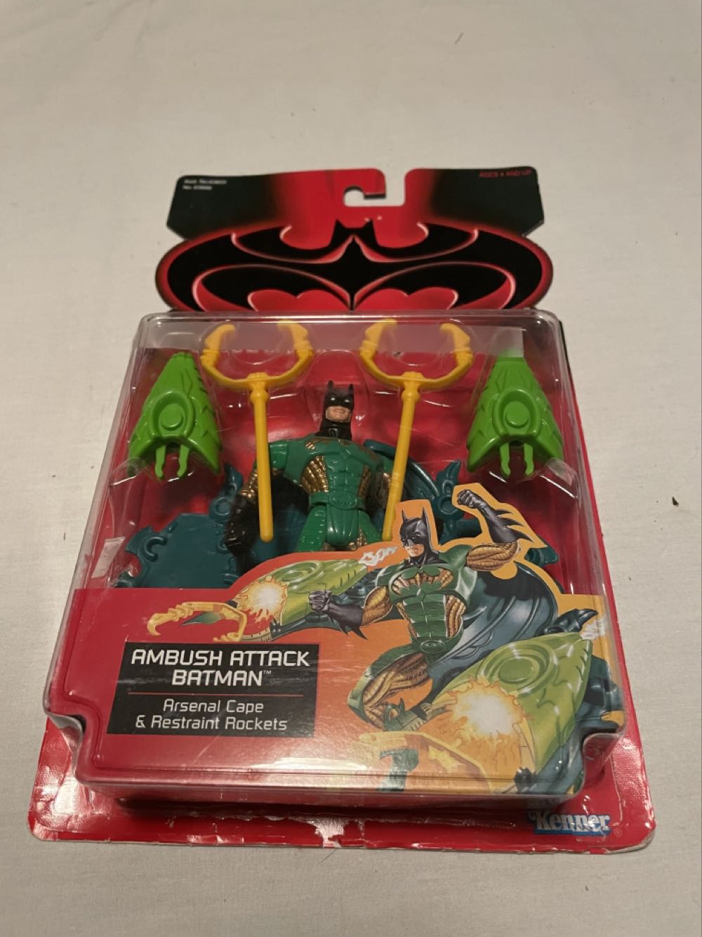 Batman (Ambush Attack) - Kenner (Batman: Batman & Robin) action figure collectible [Barcode 076281638881] - Main Image 3