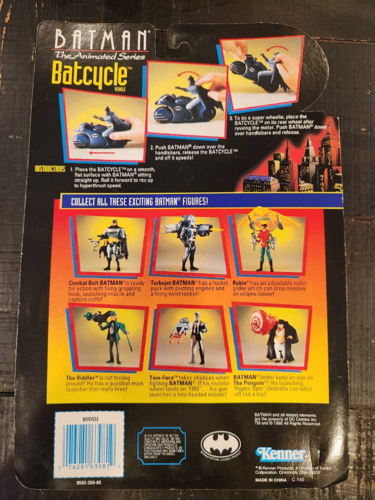 Batcycle - Kenner (Batman: The Animated Series) action figure collectible [Barcode 076281639819] - Main Image 2