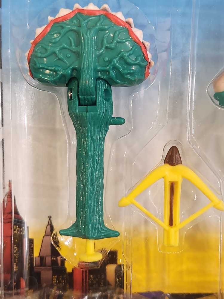 Poison Ivy - Kenner (Batman: The Animated Series) action figure collectible [Barcode 076281640129] - Main Image 4