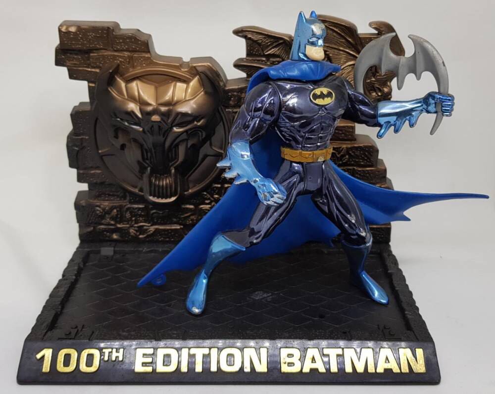 100th Edition Batman - Kenner (100th Edition) action figure collectible [Barcode 076281640846] - Main Image 2