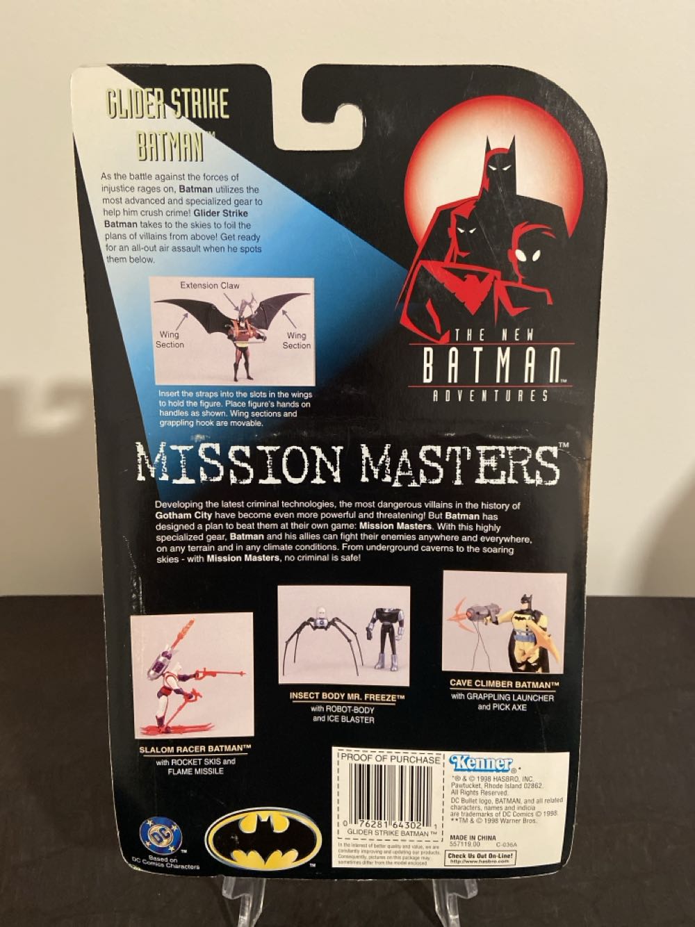 Glider Strike Batman - Hasbro (Batman / DC Comics / The New Batman Adventures (animated series)) action figure collectible [Barcode 076281643021] - Main Image 2