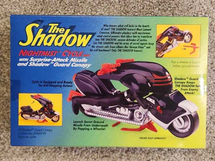 With Surprise Attack Missle - Kenner (The Shadow) action figure collectible [Barcode 076281652405] - Main Image 2