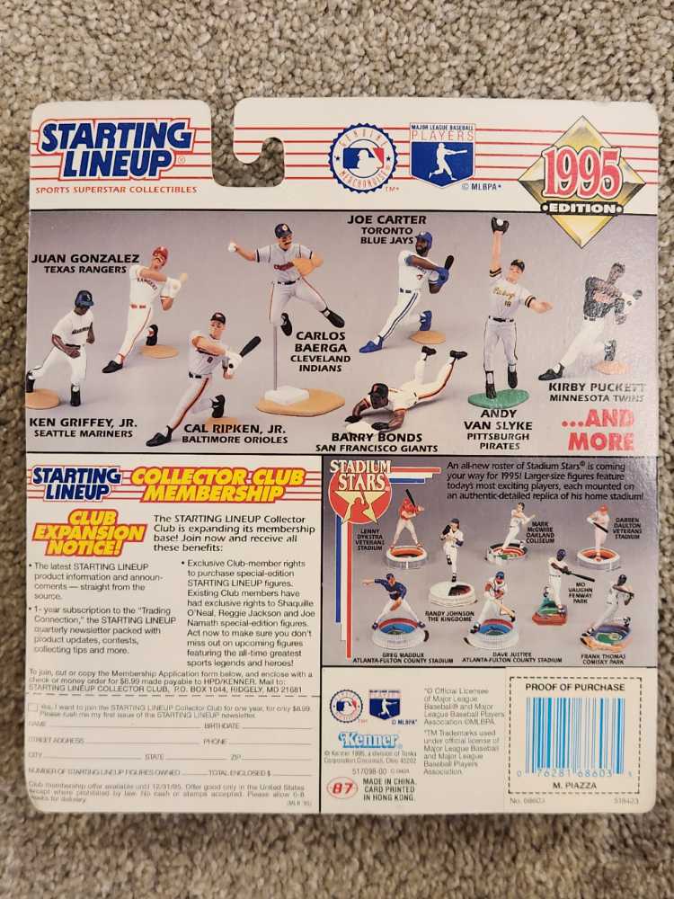 Mike Piazza - Kenner (Starting Lineup: Baseball) action figure collectible [Barcode 076281686035] - Main Image 2