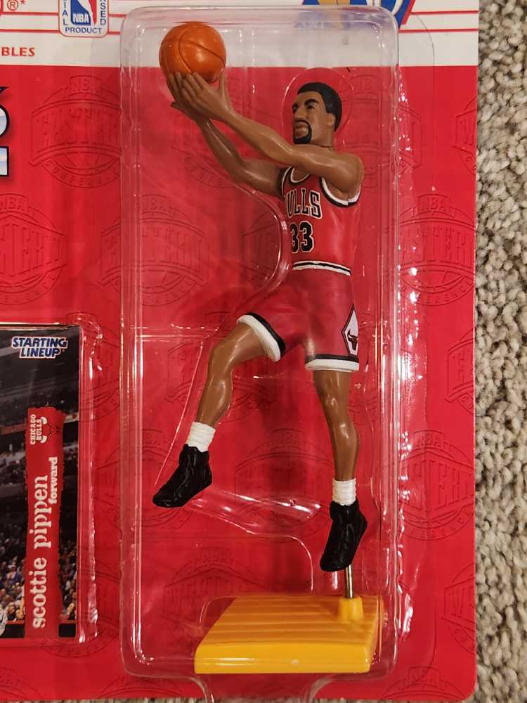 Scottie Pippen • Chicago Bulls - Kenner (Starting Lineup: Basketball) action figure collectible [Barcode 076281690179] - Main Image 3