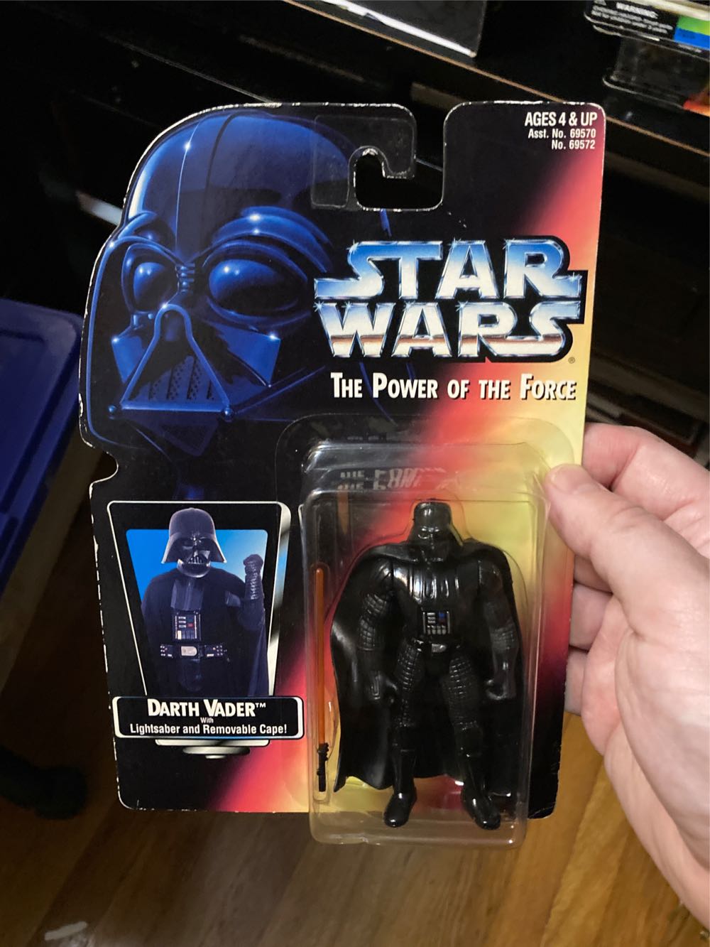 Darth Vader w/ Lightsaber & Removable Cape! - Hasbo / Kenner (Star Wars - POTF) action figure collectible [Barcode 076281695723] - Main Image 4