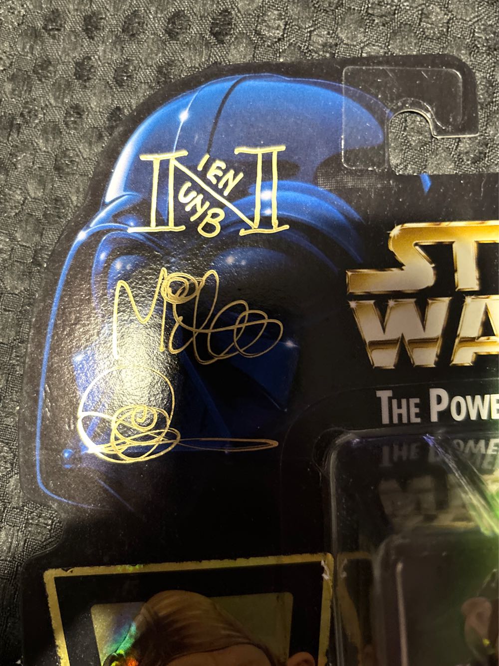 Carded Signed. The Power Of The Force. Nien Nunb. Signed Mike Quinn. - Hasbro / Kenner (Power Of The Force - Green Card) action figure collectible [Barcode 076281696942] - Main Image 4