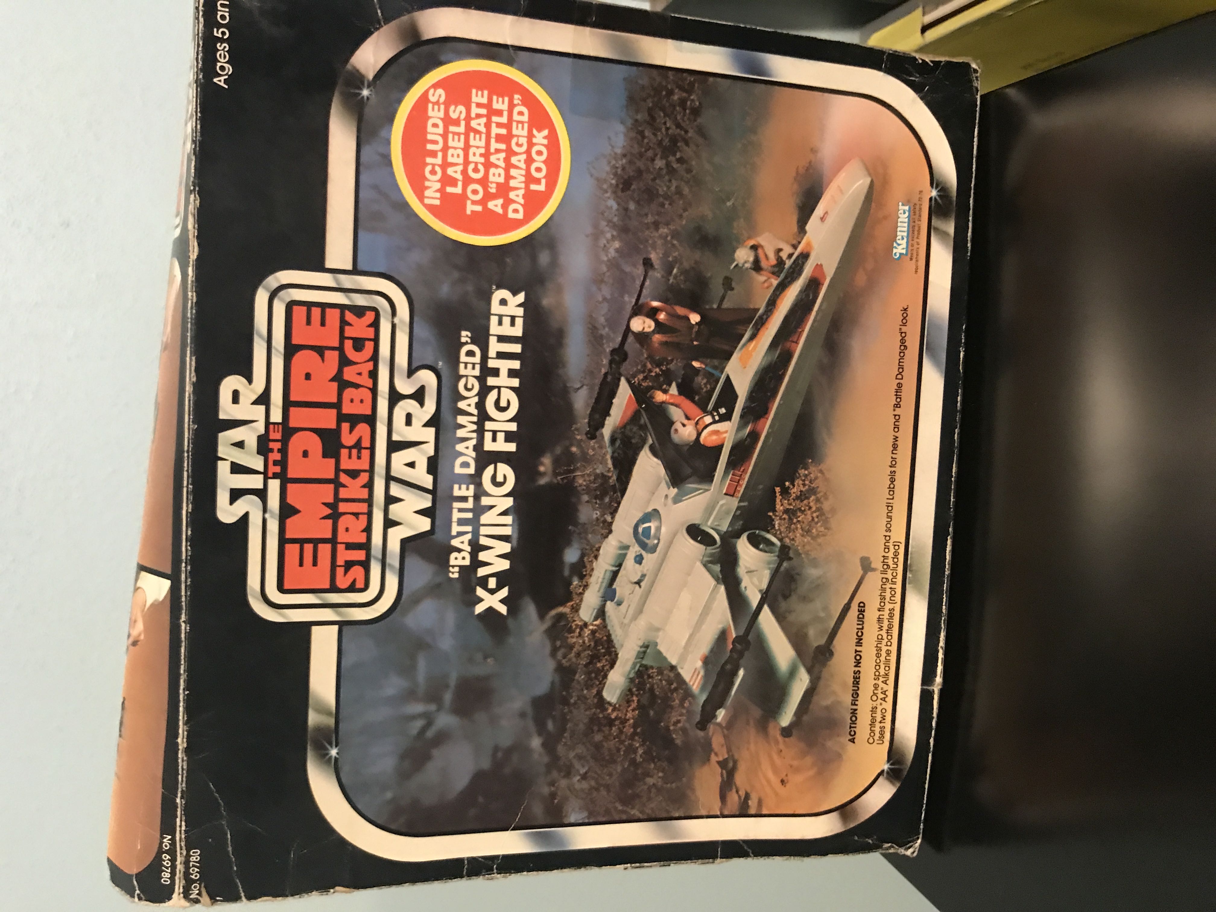 X-Wing Fighter w/ Attack-Action Wings & Authentic Movie Sounds! (Electronic) - Hasbro (Vehicle) action figure collectible [Barcode 076281697802] - Main Image 3