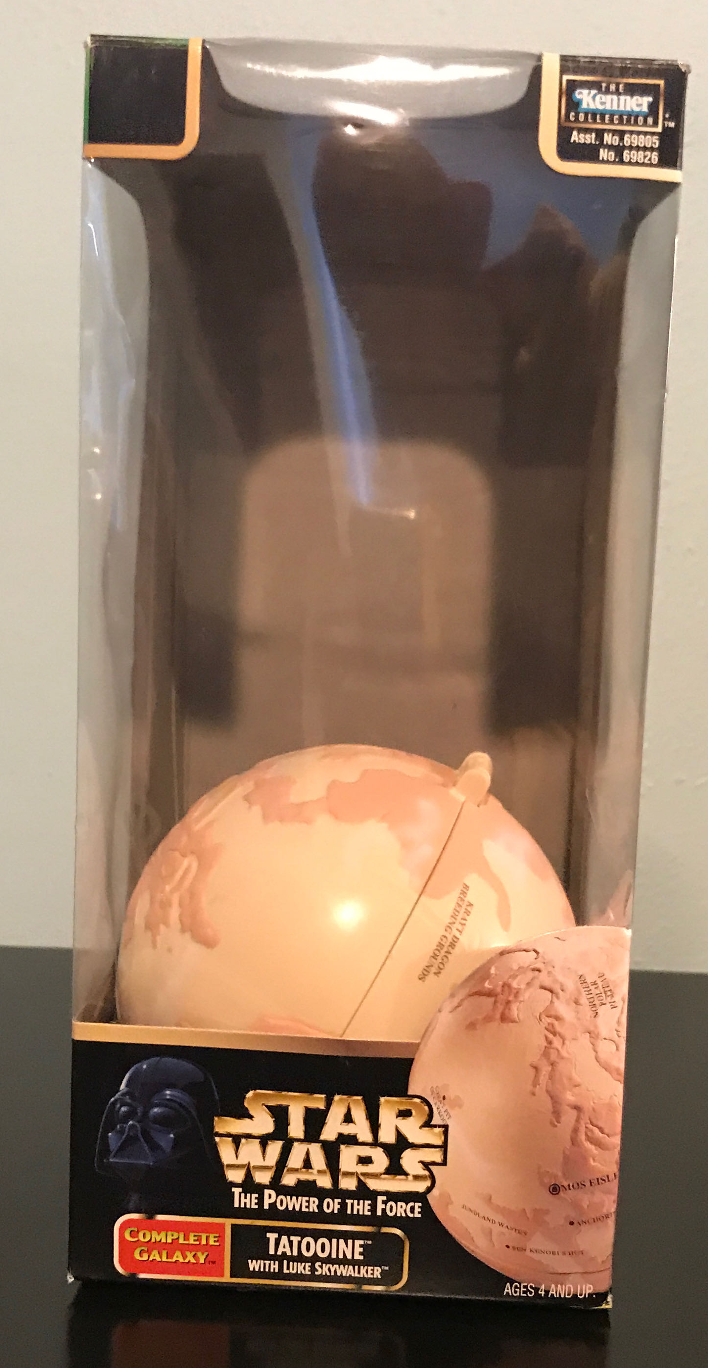 Tatooine w/ Luke Skywalker - Kenner Hasbro (Complete Galaxy) action figure collectible [Barcode 076281698267] - Main Image 3