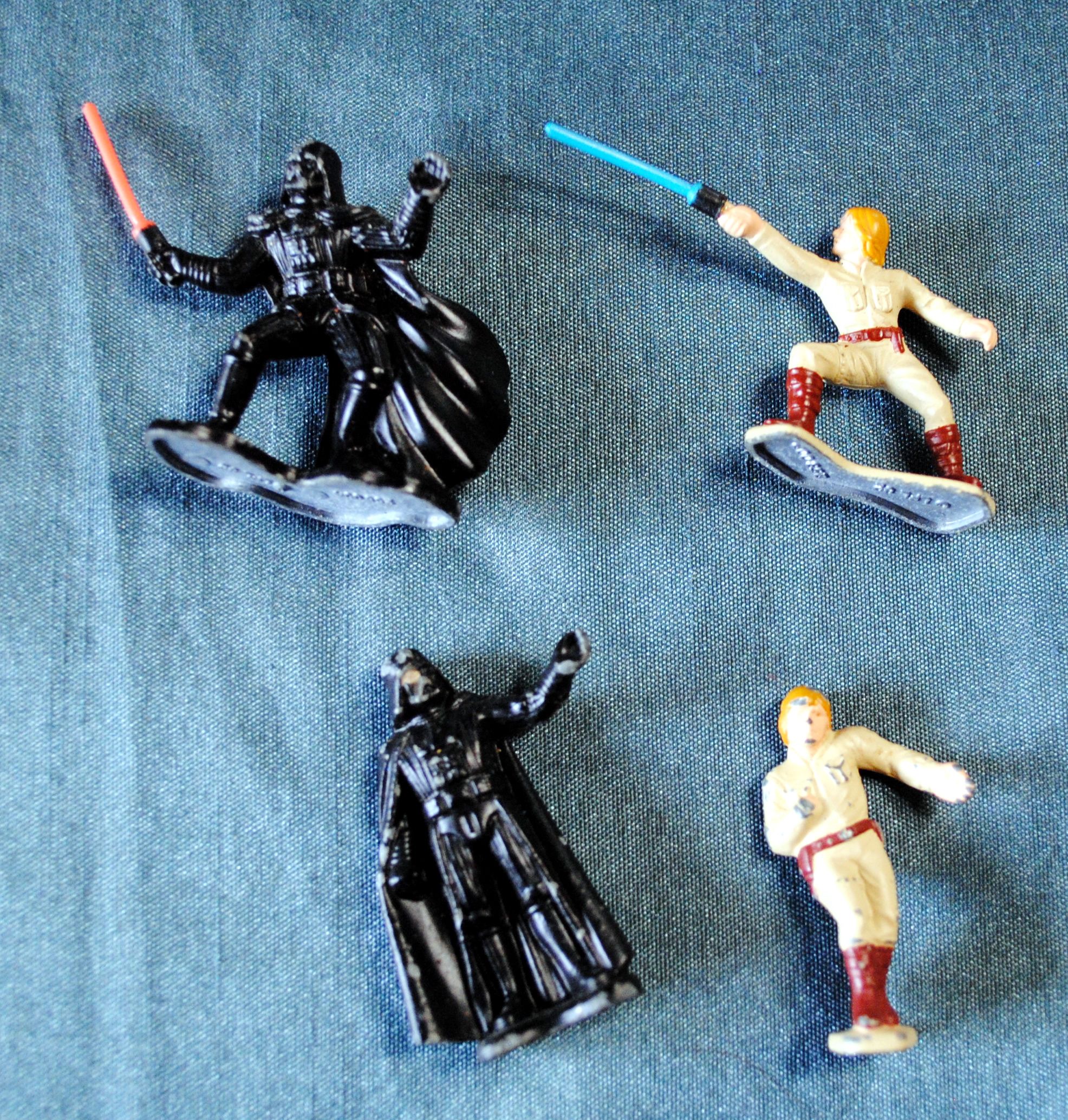 Bespin Freeze Chamber - Kenner (Micro Collection 1” 1979- 1985) action figure collectible [Barcode 076281699400] - Main Image 2