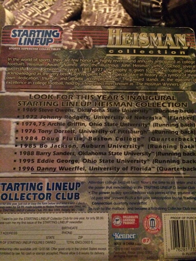 Doug Flutie - Hasbro (Starting Lineup Heisman Collection) action figure collectible [Barcode 076281713083] - Main Image 2