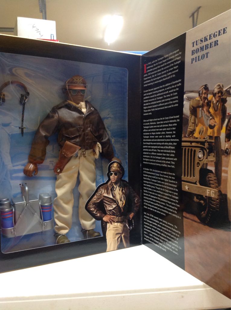 Tuskegee Bomber Pilot - Kenner (G.I. Joe: Classic Collection: 12” Figures) action figure collectible [Barcode 076281813943] - Main Image 2