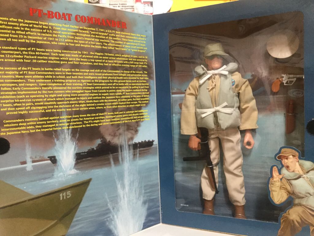 GI Joe WWII Forces Collection - Kenner (GI Joe Classic Collection) action figure collectible [Barcode 076281814223] - Main Image 2