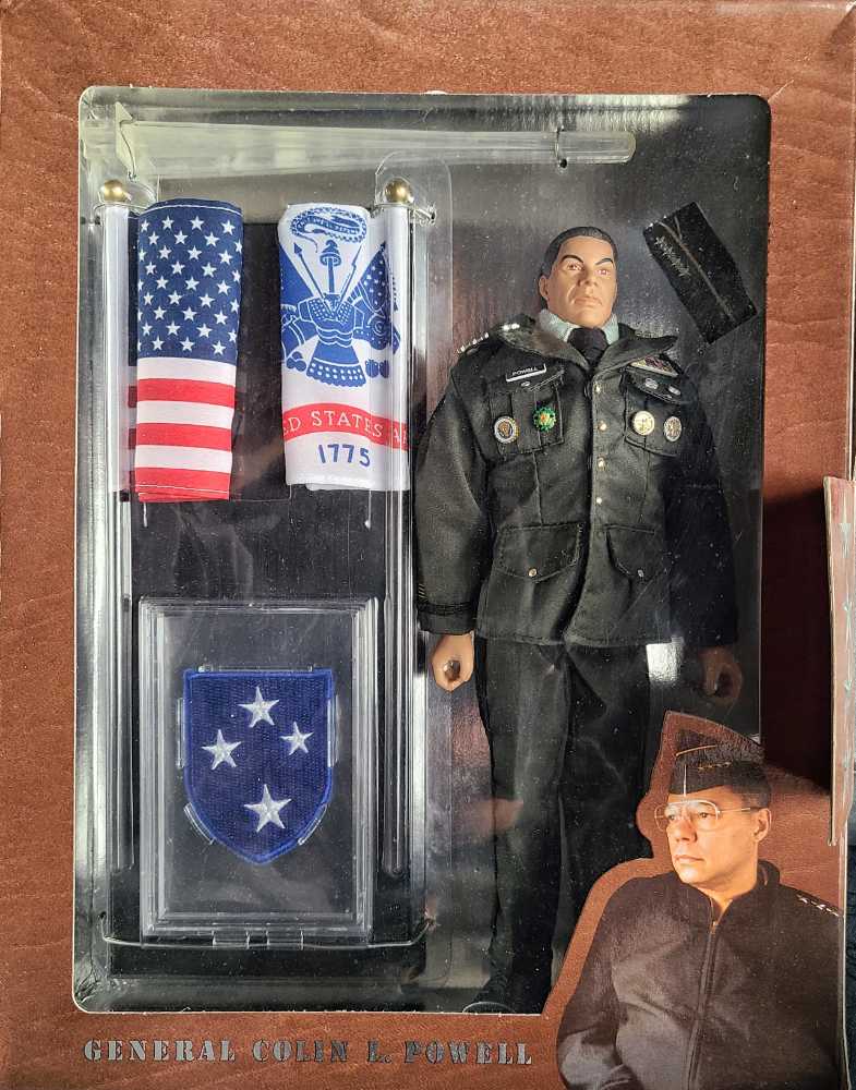 G.I. Joe Classic Collection General Colin L. Powell Doll - Hasbro (GI Joe Classic Collection) action figure collectible [Barcode 076281814421] - Main Image 3
