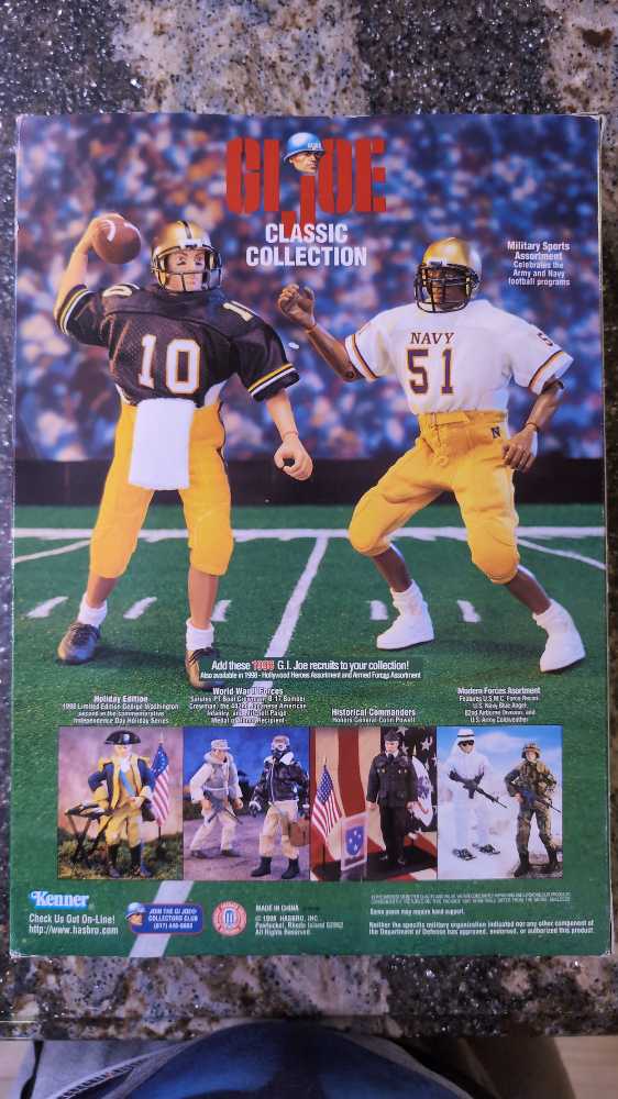 G.I. Joe Army Classic Collection - Football Quarterback - Hasbro (G.I. Joe Classic Collection) action figure collectible [Barcode 076281814612] - Main Image 4