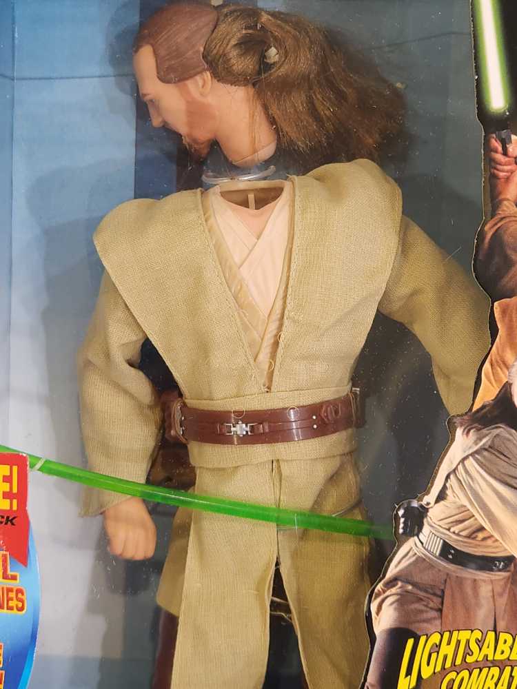 Electronic Talking Qui-Gon Jinn - Hasbro (12” Episode I) action figure collectible [Barcode 076281841632] - Main Image 3