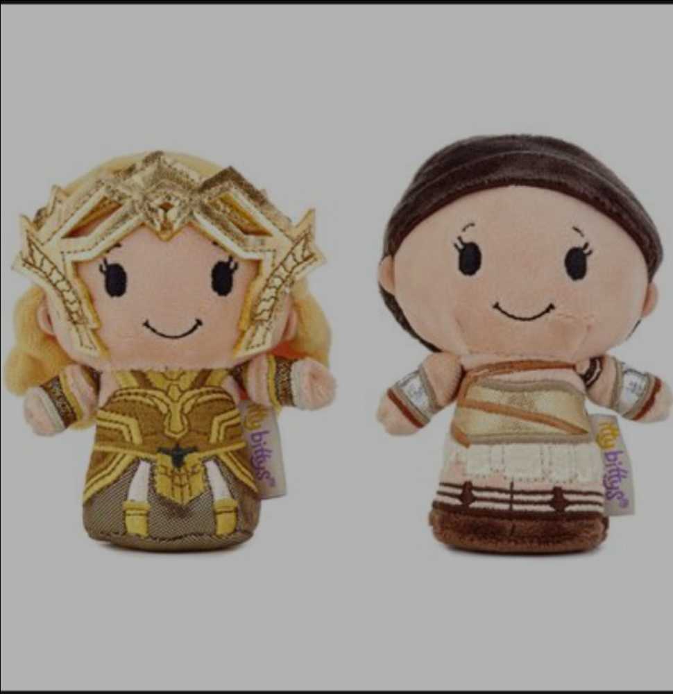 Wonder Woman Movie Hallmark IttyBittys Hippolyta & Princess Diana Of Themyscira 2 pack - Hallmark (Wonder Woman Movie) action figure collectible [Barcode 0763795269693] - Main Image 3