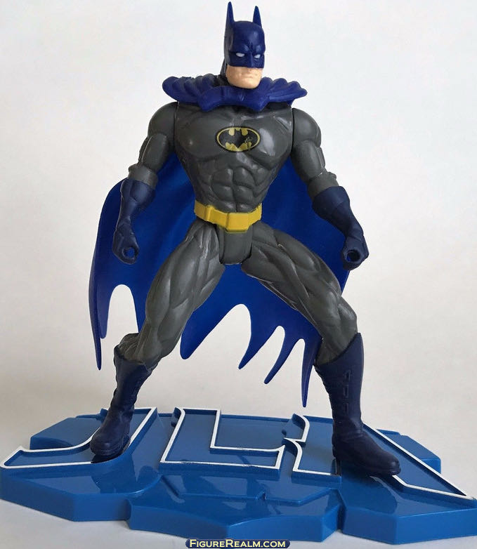 JLA Caped Crusader Batman - Hasbro (JLA) action figure collectible [Barcode 076930260197] - Main Image 3