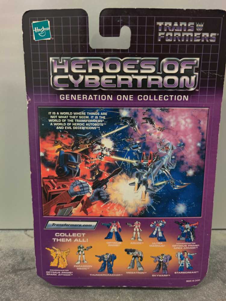 Thundercracker Carded - Hasbro (Heros of Cybertron) action figure collectible [Barcode 076930271940] - Main Image 2