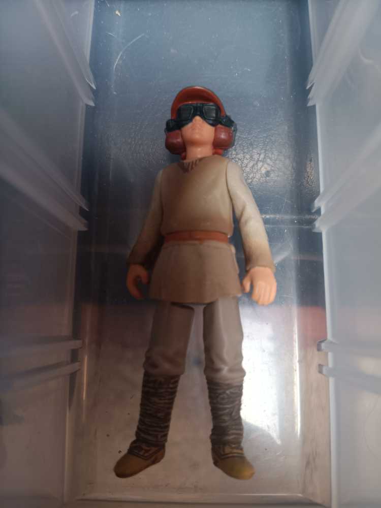 Anakin Skywalker (Naboo Fighter Game) - Hasbro (The Phantom Menace) action figure collectible [Barcode 076930409695] - Main Image 3