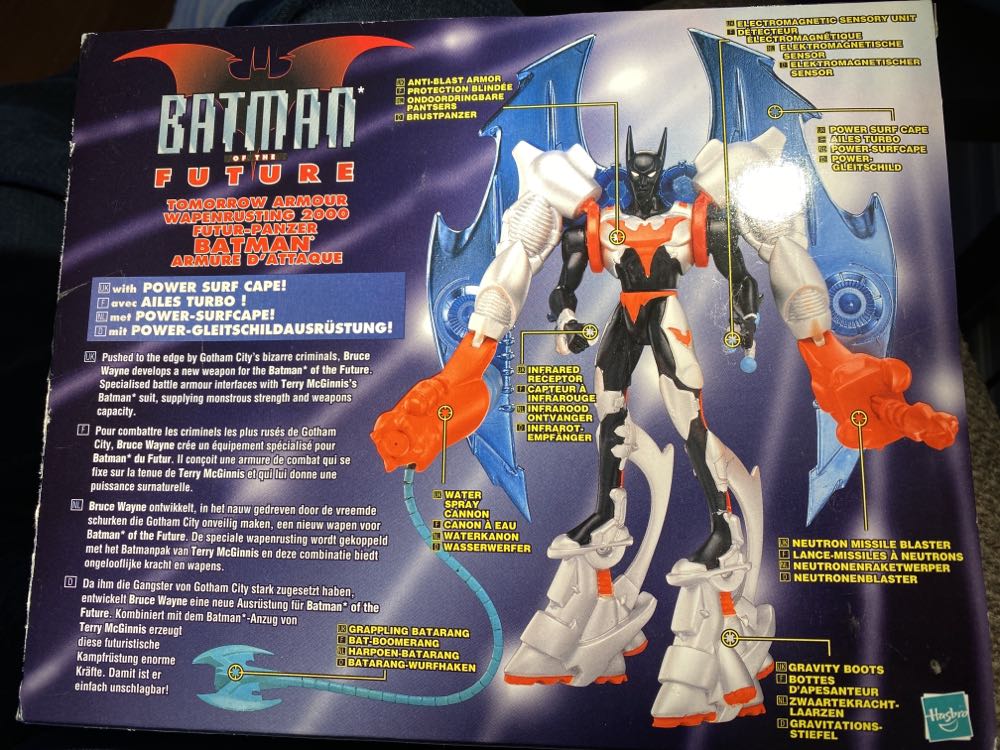 Hasbro Batman Beyond Tomorrow Armor Batman - Hasbro Inc./Pawtucket (DC Comics Multiverse Batman Beyond) action figure collectible [Barcode 076930643716] - Main Image 2