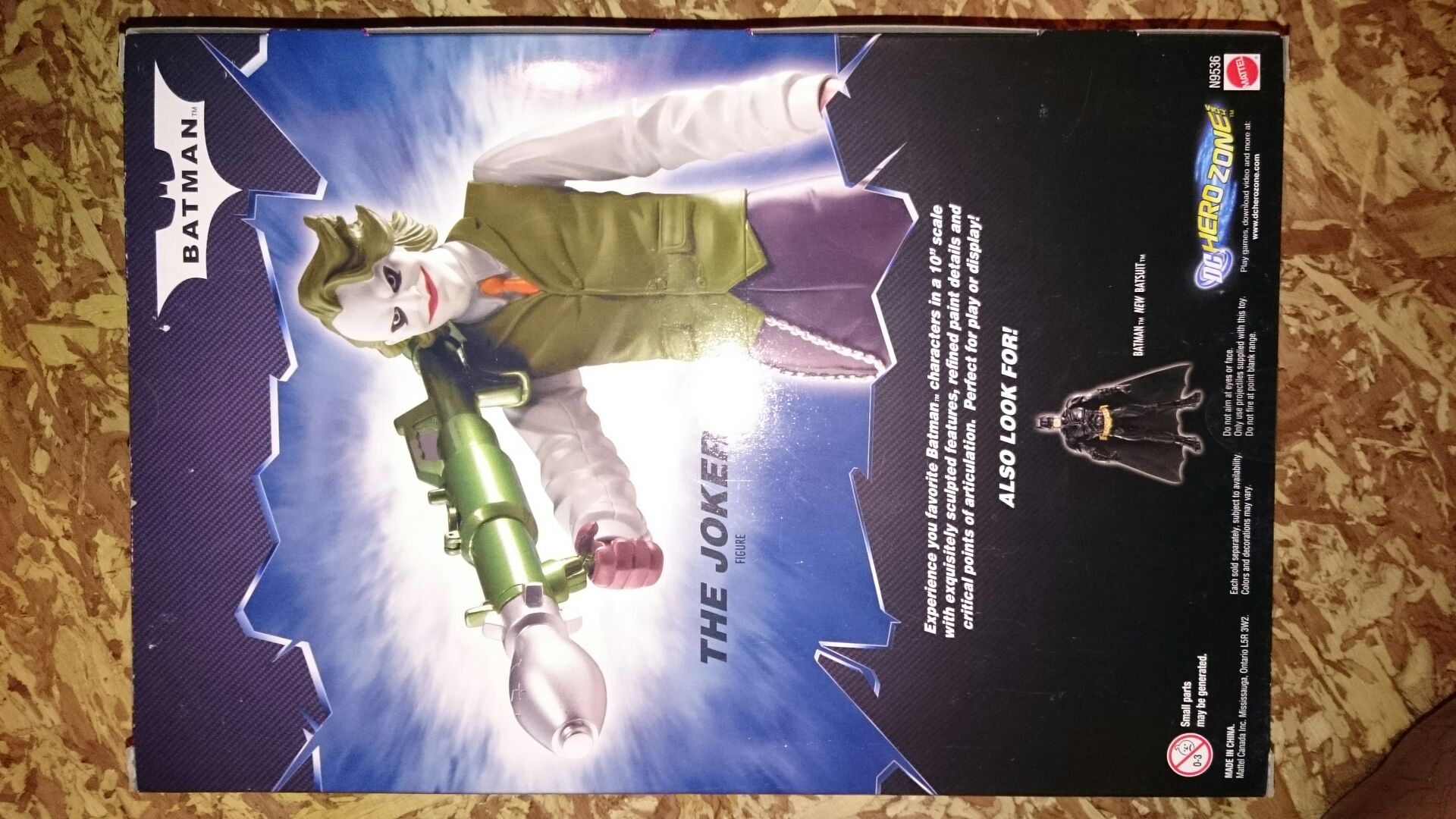 Joker Toys r Us exclusive - DC Mattel (Batman) action figure collectible [Barcode 027084715354] - Main Image 2