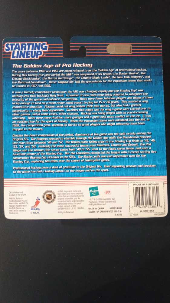 99 Wayne Gretzky - Kenner action figure collectible [Barcode 076930723869] - Main Image 2