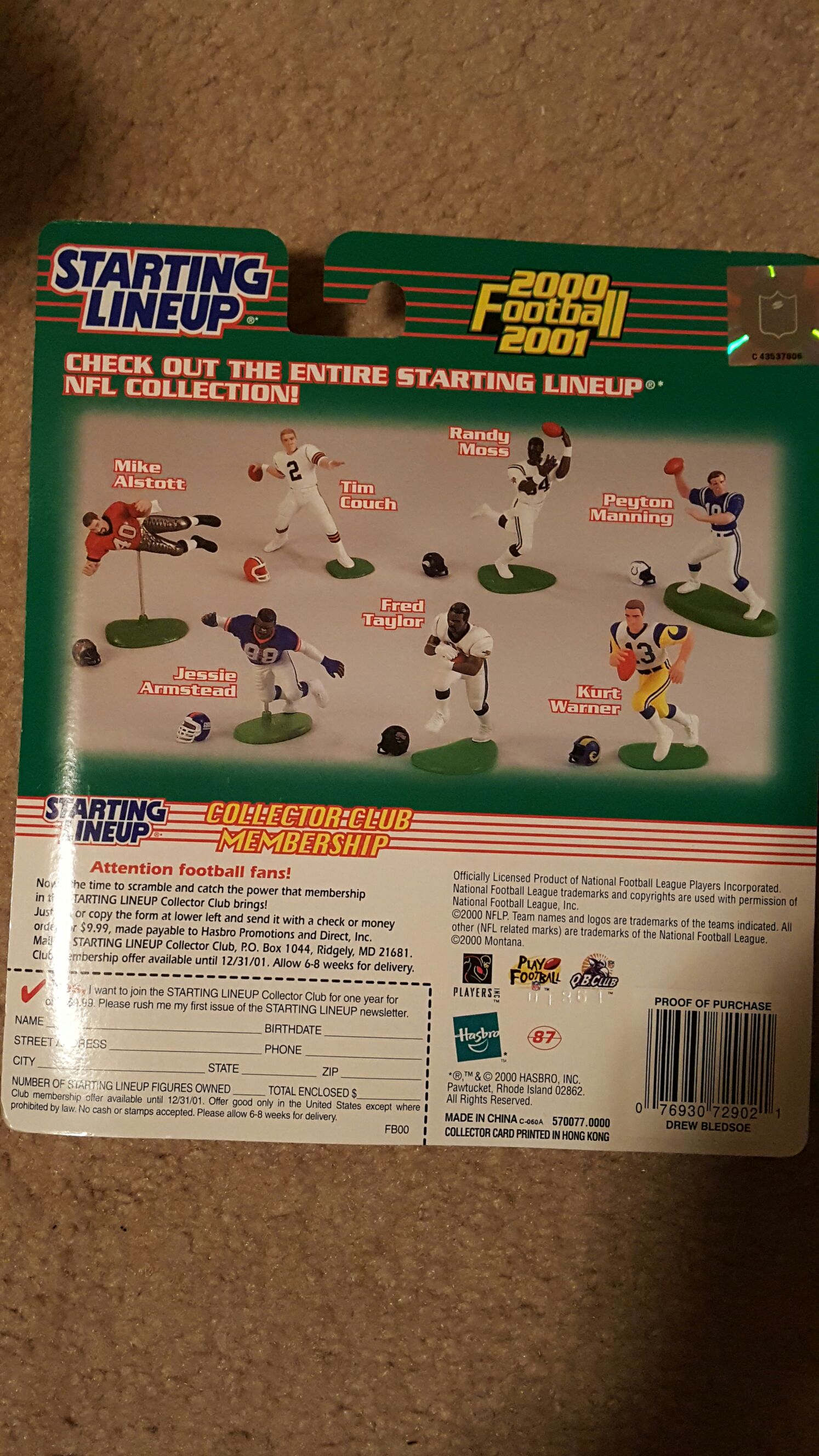 Starting Lineup 2000 Football 2001 - Hasbro (Starting Lineup Sports Superstar Collectibles) action figure collectible [Barcode 076930729021] - Main Image 2