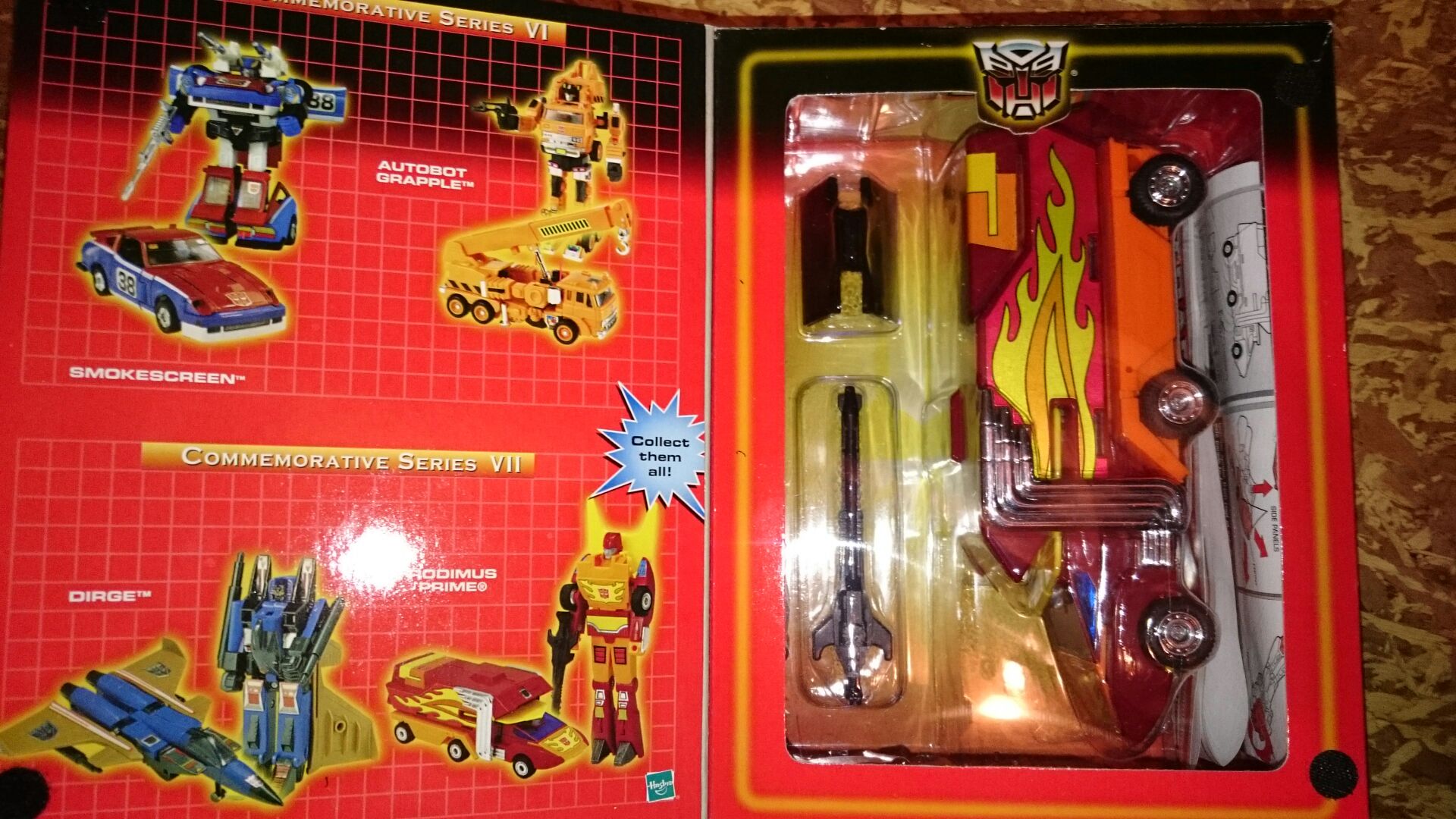 Rodimus Prime - Hasbro (The Transformers) action figure collectible [Barcode 076930806982] - Main Image 2