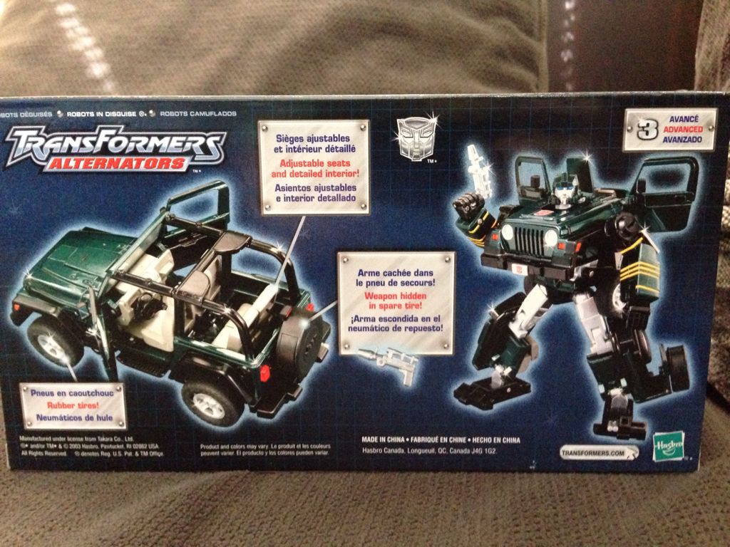 Hound (Jeep Wrangler) - Hasbro (Transformers Alternators) action figure collectible [Barcode 076930813034] - Main Image 2