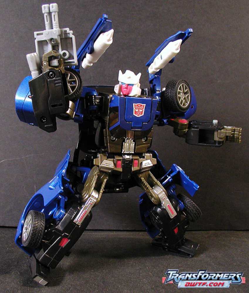 Transformers Alternators: Tracks - Hasbro (Transformers Alternators) action figure collectible [Barcode 076930813041] - Main Image 3