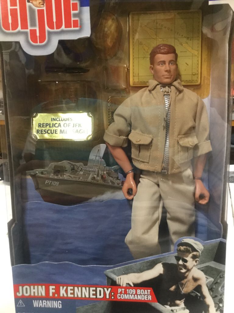 GI Joe: John F. Kennedy: PT 109 Boat Commander - Hasbro (G.I. Joe Classic Collection) action figure collectible [Barcode 076930816332] - Main Image 1