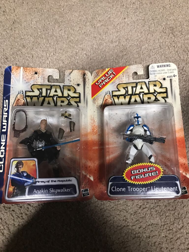 Anakin Skywalker & Clone Trooper Lieutenant - Star Wars Value Pack (The Clone Wars) - Hasbro (Star Wars - The Clone Wars 2003 Realistic) action figure collectible [Barcode 076930847527] - Main Image 2