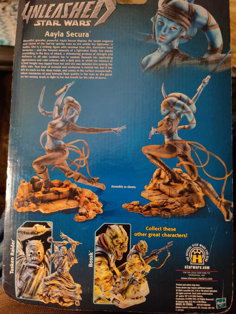 Aayala Secura  - Hasbro (Star Wars: Attack Of The Clones) action figure collectible [Barcode 076930847862] - Main Image 2