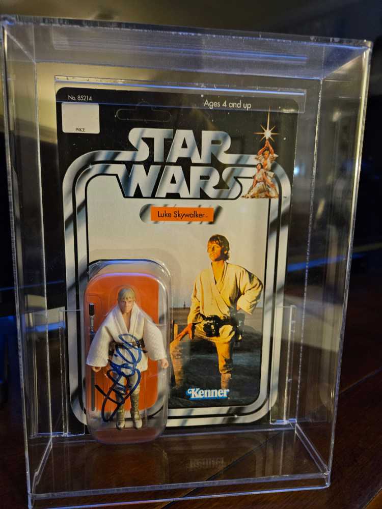 Luke Skywalker - Hasbro (A New Hope) action figure collectible [Barcode 076930852149] - Main Image 3