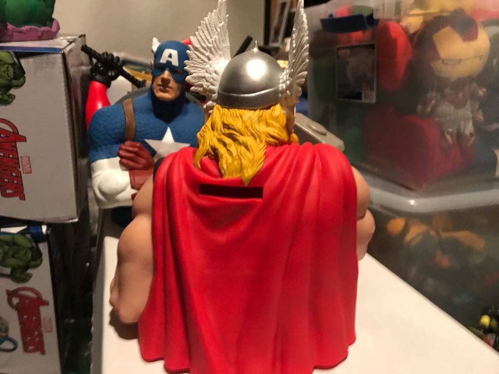 Marvel Comics Figural Bust Bank - Thor  action figure collectible [Barcode 077764674037] - Main Image 2