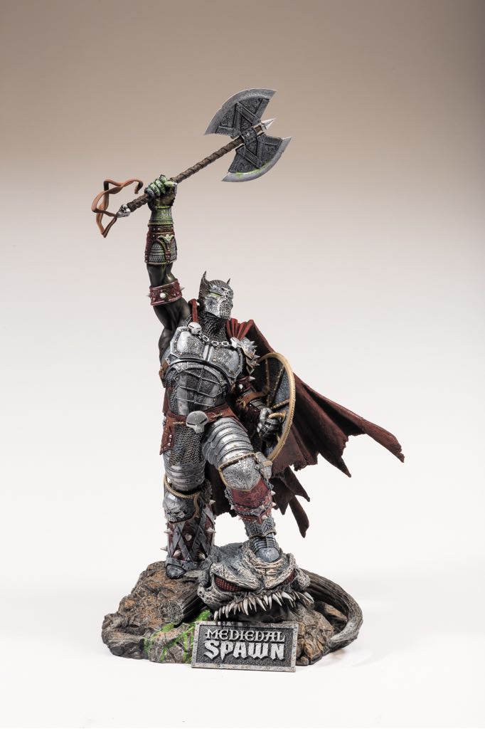 McFarlane: Medieval Spawn Resin Statue  - McFarlane (Spawn) action figure collectible [Barcode 0787926922431] - Main Image 2