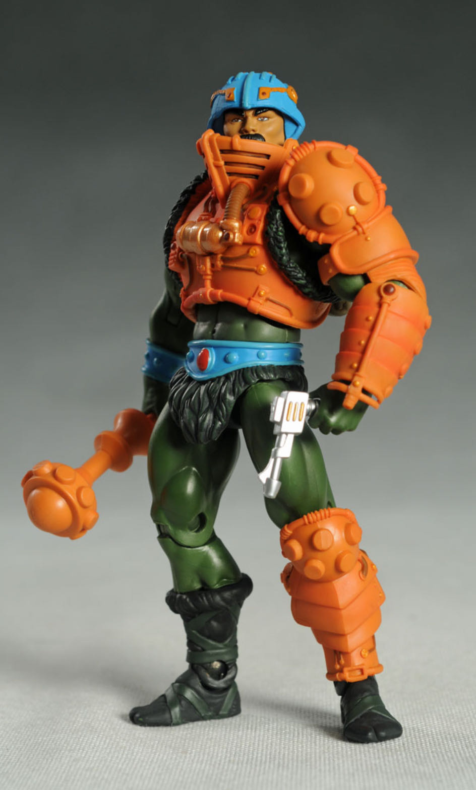 Masters Of The Universe Masters Of The Universe Classics Man-at-arms Heroic Master Of Weapons Action Figure - Mattel (Masters Of The Universe Classics) action figure collectible [Barcode 027084738070] - Main Image 4