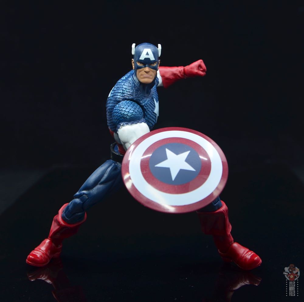 Captain America - Toy Biz (Marvel Legends Series I) action figure collectible [Barcode 086892701485] - Main Image 2