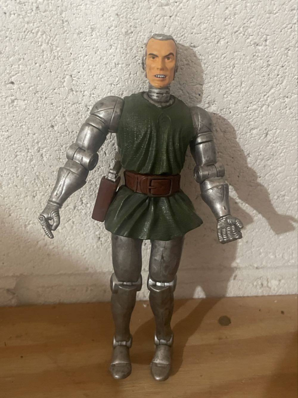 Toybiz Marvel Legends Series II  - Dr. Doom Unmasked Variant - Toy Biz (Marvel Legends Series II) action figure collectible [Barcode 086892701539] - Main Image 3