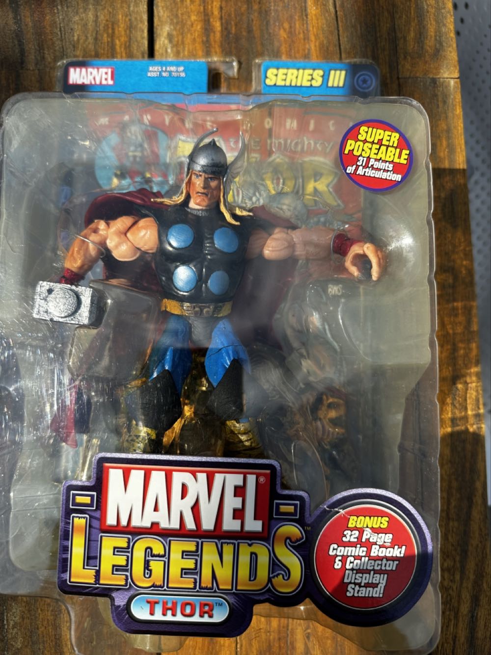 Thor - Toy Biz (Marvel Legends) action figure collectible [Barcode 086892701591] - Main Image 4