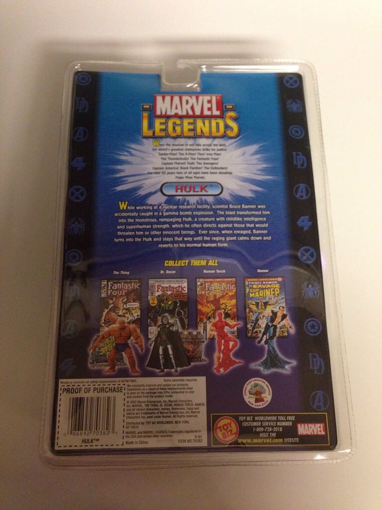 Hulk with White T-shirt Action - Toy Biz (Marvel Legends) action figure collectible [Barcode 086892703823] - Main Image 2