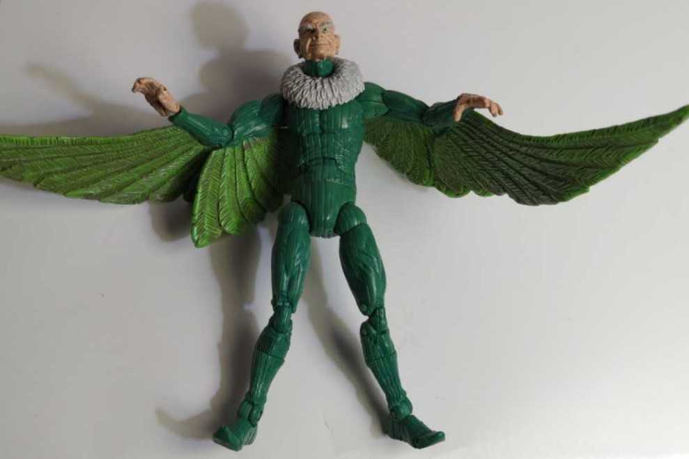 Vulture - Toybiz (Marvel Legends) action figure collectible [Barcode 086892704110] - Main Image 3