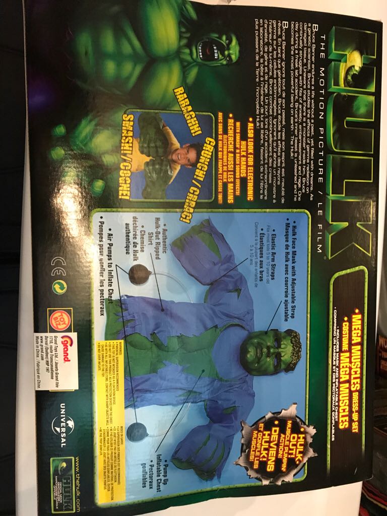 Hulk Mega Muscles Dress Up Set  action figure collectible [Barcode 086892705247] - Main Image 2